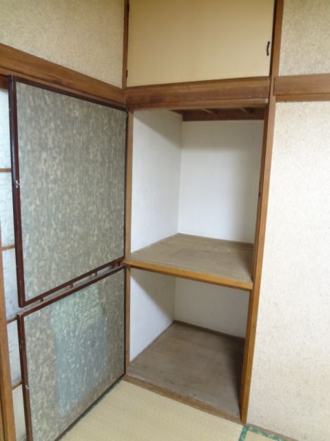 Receipt. Also in the medium-room Japanese-style room (4.5 Pledge) closet of with upper closet (hammer).