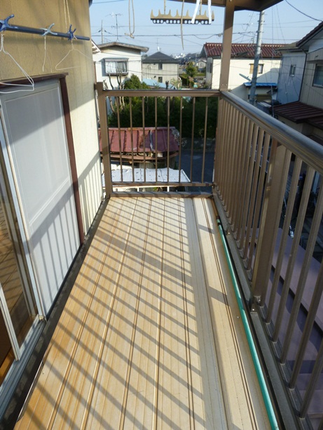 Balcony. Jose and laundry are a lot of, Spread of roof balcony