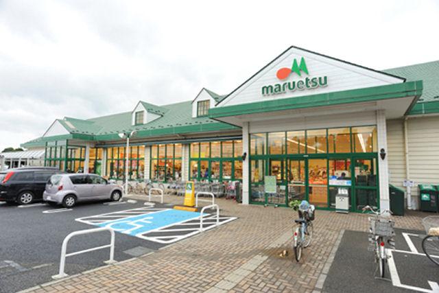 Supermarket. 845m image is an image to Maruetsu. It is