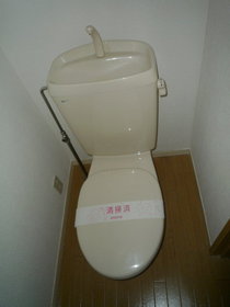 Toilet. bus ・ It is another toilet