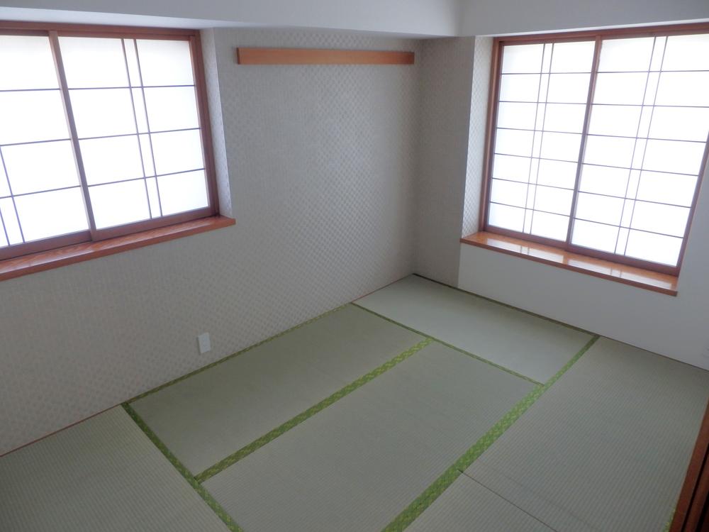 Non-living room. Easy-to-use LDK consolidated Japanese-style room