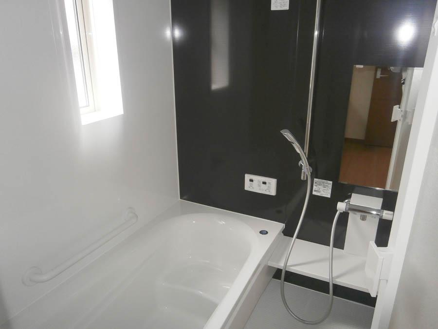 Bathroom. anytime, anywhere. Have received your contact has been building completed. Such as the actual image from per yang, We have to wait all the time so you can see directly. 