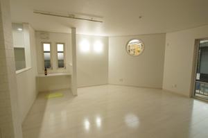 Building plan example (introspection photo). 91.09m2 140,155,000 yen ~ . The storage and desk in long stay easy space stay time provided in the LDK. Mood also fresh in a bright color scheme. 