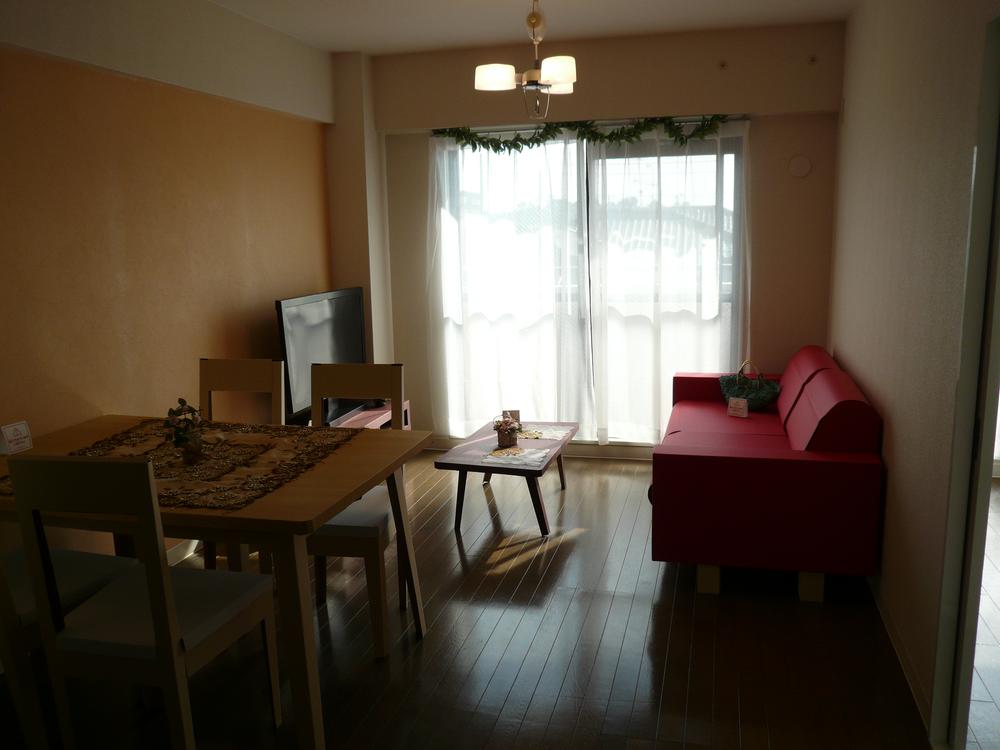 Other introspection.  ☆ The room is ready-to-move-in in the pre-reform.  ☆ Ease of use is also popular in the two rooms of the direct connection from the living room.  ☆ 1 minute walk to something useful convenience store