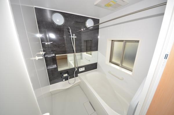 Same specifications photo (bathroom)