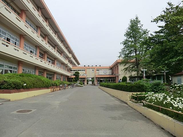 Primary school. Saitama Municipal Hasunuma 600m up to elementary school