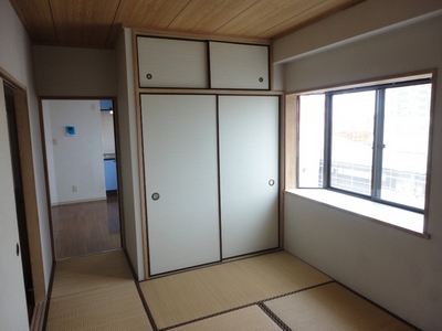Living and room. Japanese-style room 6.5 quires