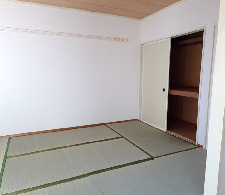 Living and room. Japanese-style room! Happiness that can be Gorotto