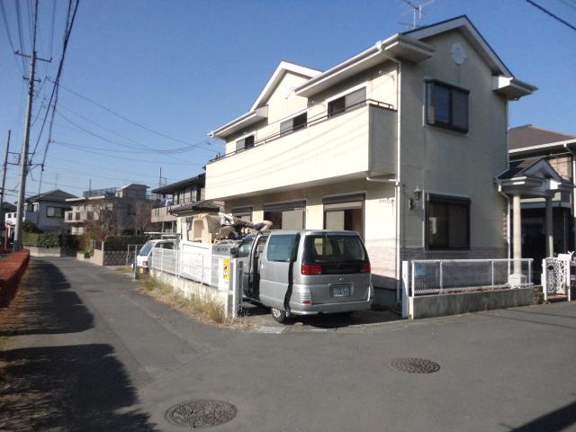 Local photos, including front road. Right now carpentry work in!