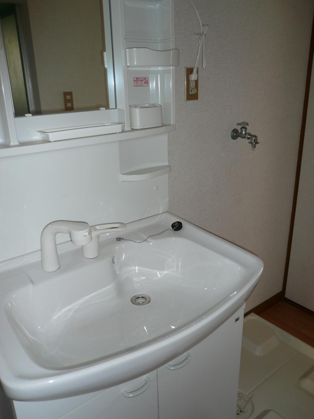 Wash basin, toilet