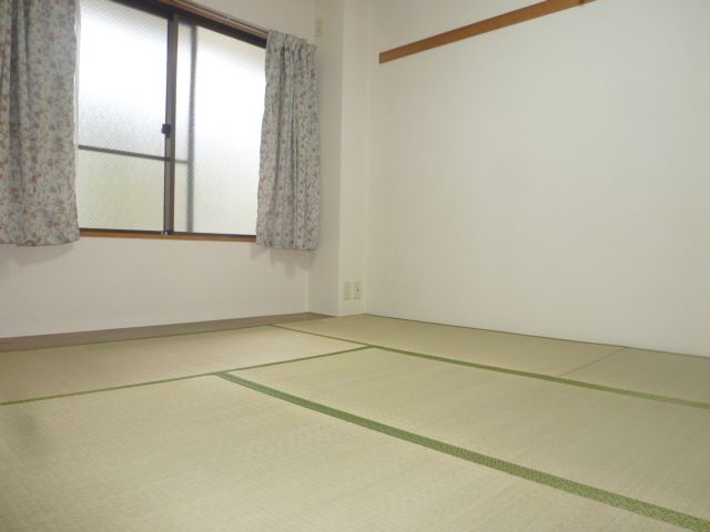 Living and room. Japanese-style room is calm very quiet