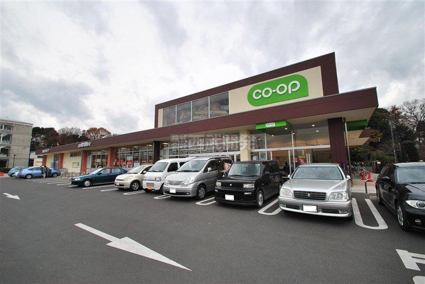 Supermarket. 1140m to the Co-op future