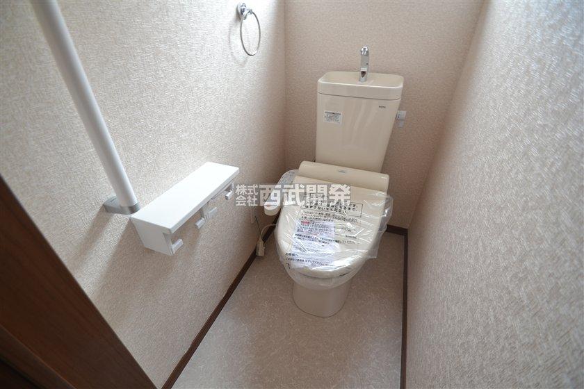 Toilet. 6 Building toilet (December 2013) Shooting
