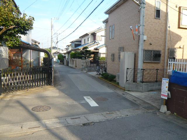 Local photos, including front road. It is a quiet residential area
