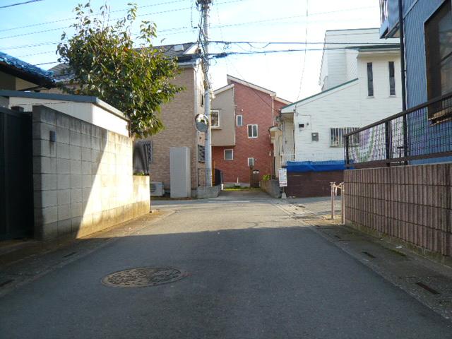 Local photos, including front road. Roads are also spacious