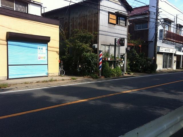 Local land photo. Since there is also sidewalk, It is safe in small children! Since there is also a street light, It is also encouraging street at night. 