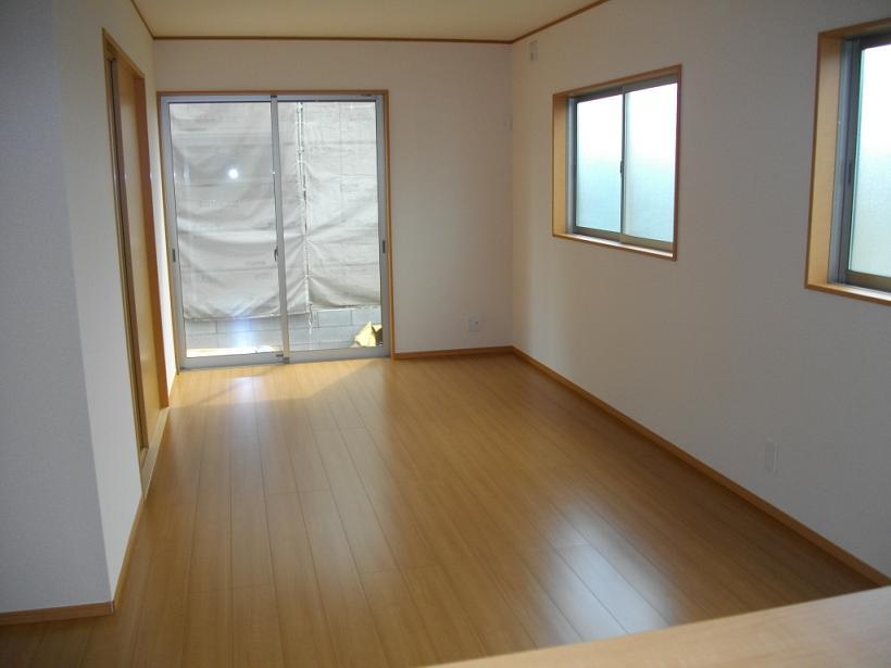 Living. Living from the kitchen