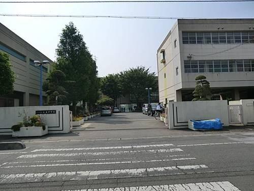 Junior high school. 1030m to Tsuchiya junior high school