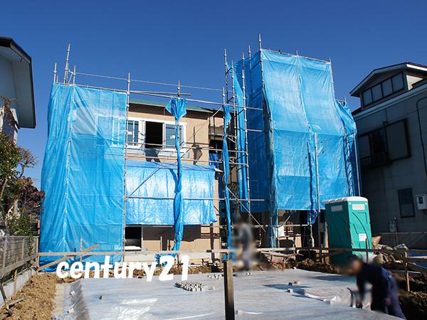 Local appearance photo. Within walking distance to the station. Two car space.  Seismic + damping housing