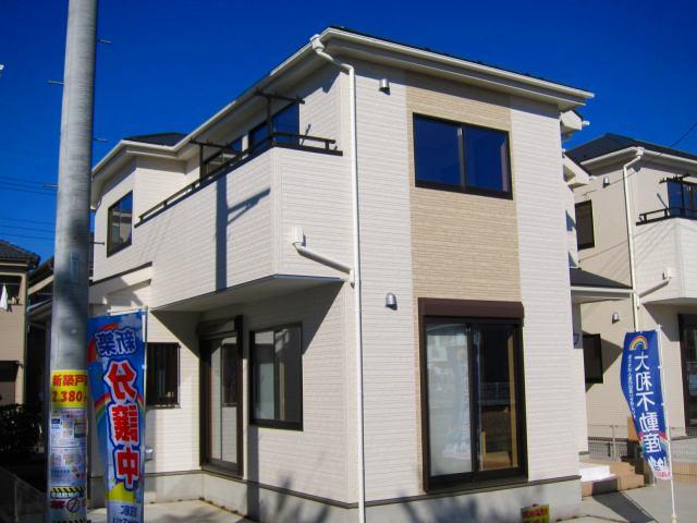 Local appearance photo. Local (12 May 2013) Shooting