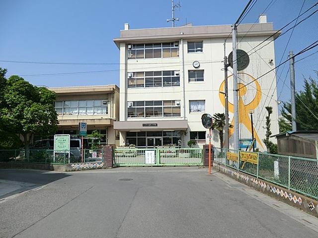 Primary school. 1300m until the Saitama Municipal Uesui Elementary School