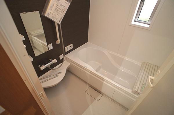 Bathroom. Indoor (12 May 2013) Shooting