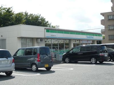 Convenience store. 620m to Family Mart (convenience store)