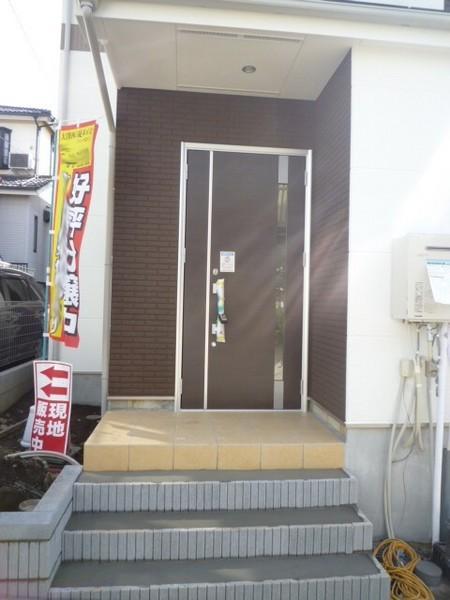 Entrance. Local (10 May 2013) Shooting