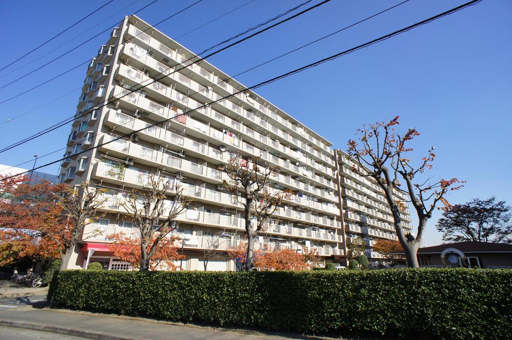 Local appearance photo. Management good ^^ in the large-scale apartment A 14-minute walk to Sashiōgi Station ^^