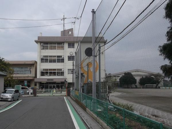 Primary school. Up to elementary school 1300m Uesui elementary school