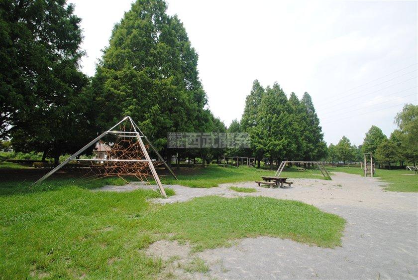 park. Mitsuhashi 130m until the comprehensive park