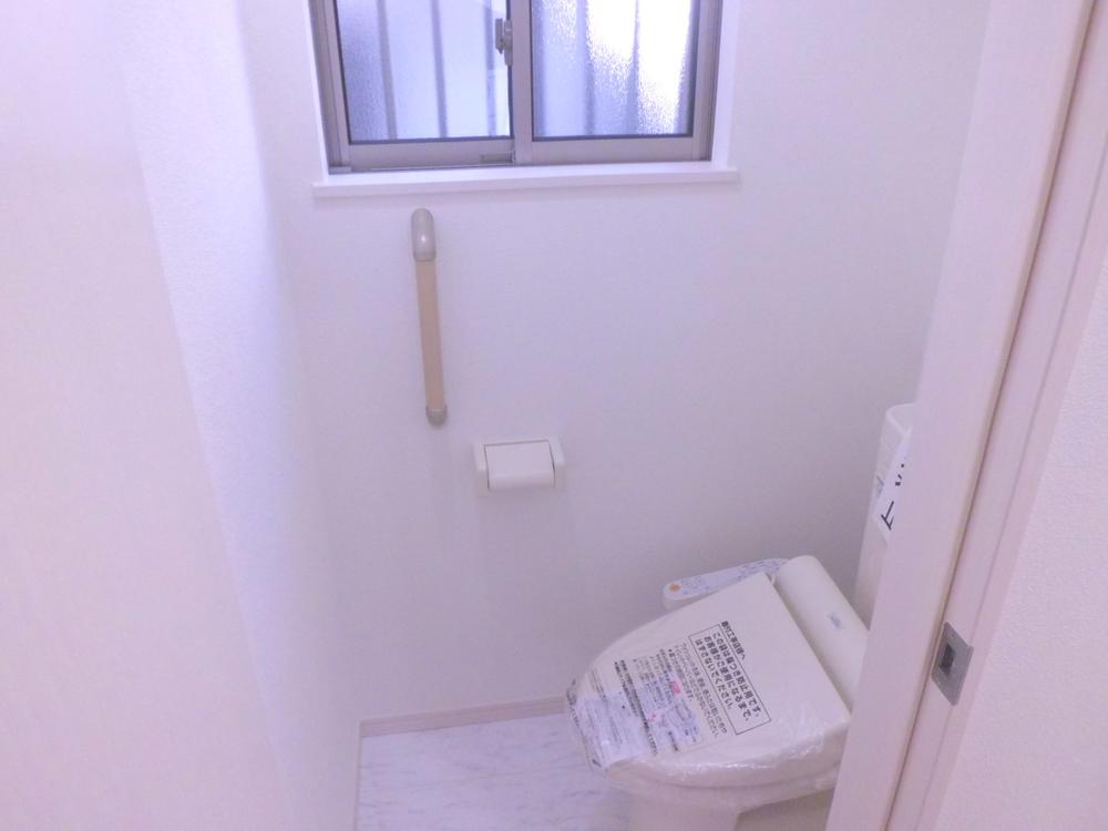 Toilet. Local (12 May 2013) Shooting