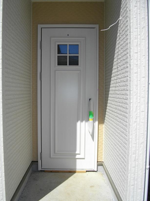 Same specifications photos (appearance). Entrance door construction cases