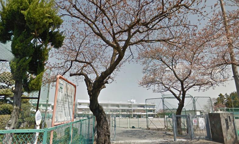 Junior high school. Municipal UmaMiya until junior high school (junior high school) 750m