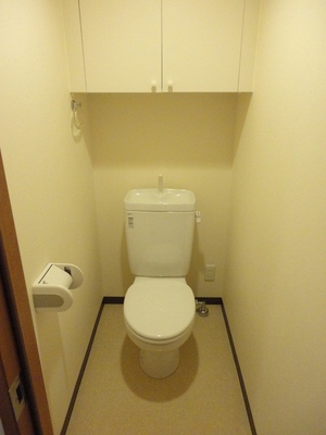 Toilet. Other Room No. (same type) reference photograph