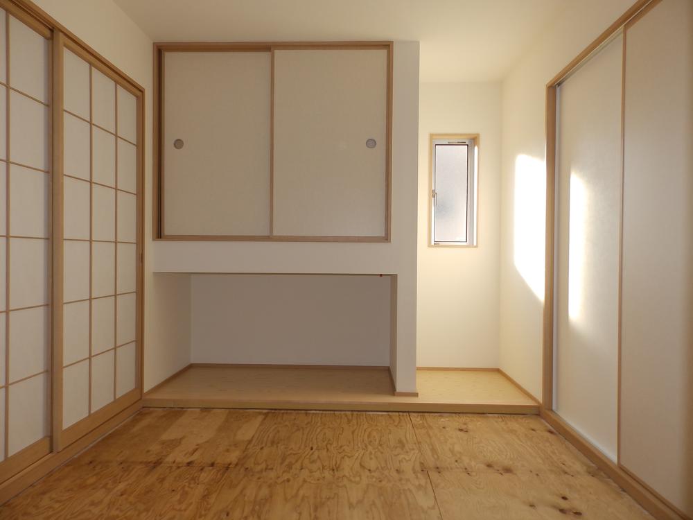 Non-living room.  ◆ 5.2 Pledge of Japanese-style room, which has led to the living room ◆ 