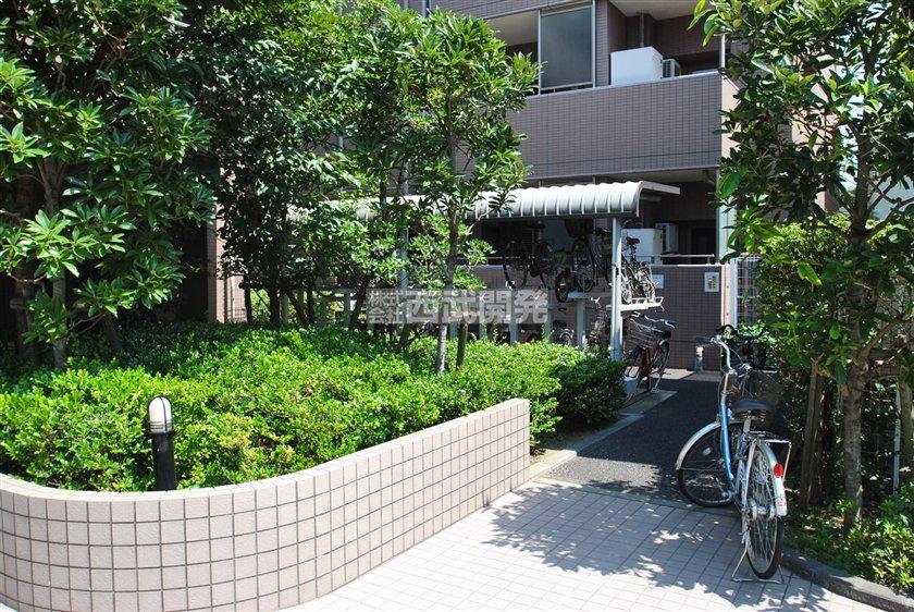 Other common areas. Bicycle-parking space