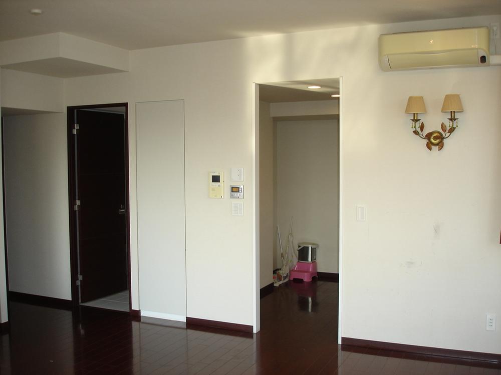 Non-living room. Local (12 May 2013) Shooting