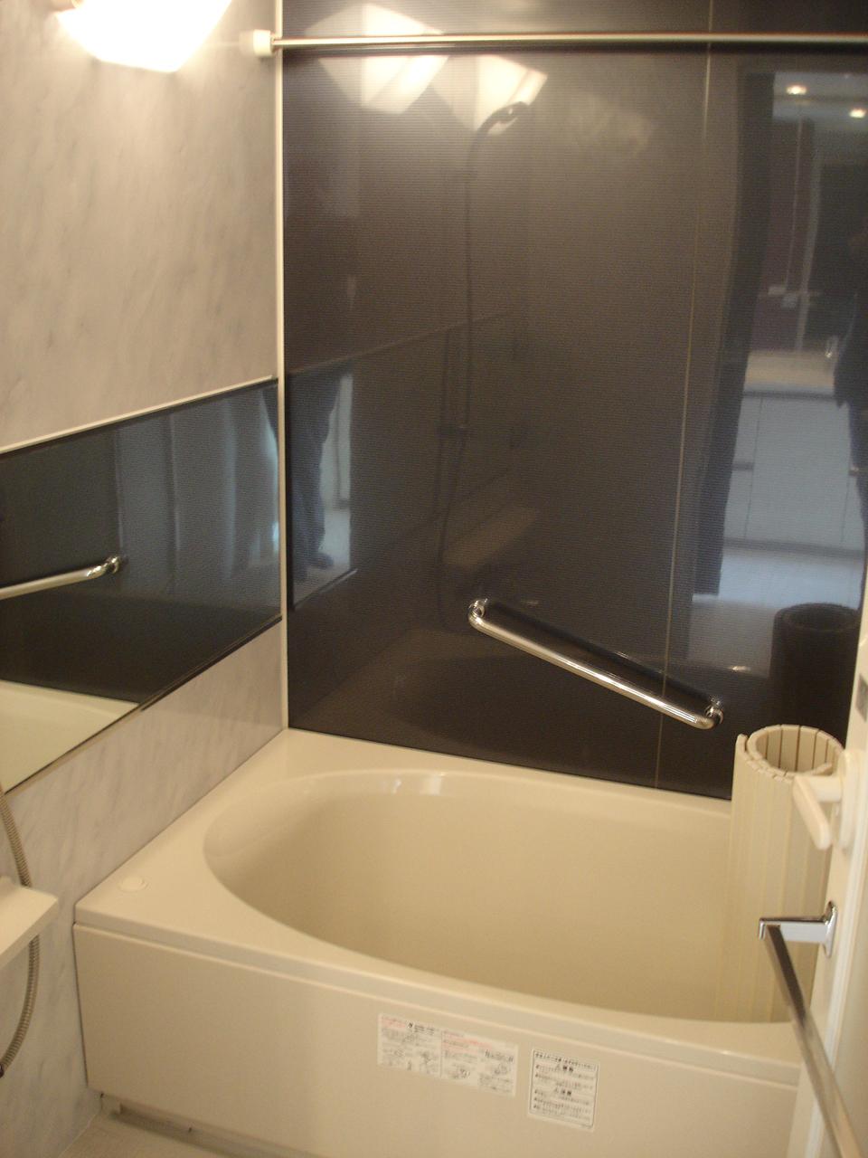 Bathroom. Local (12 May 2013) Shooting