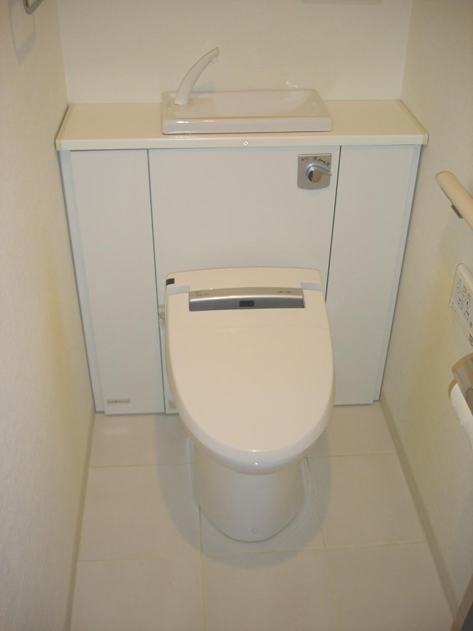 Toilet. Local (12 May 2013) Shooting