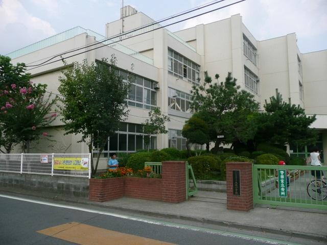 Primary school. 620m to Taisei Elementary School