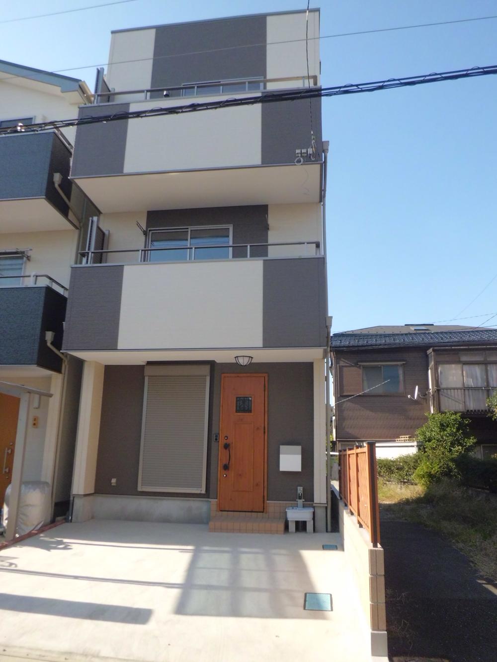 Local appearance photo. Local (11 May 2013) Shooting