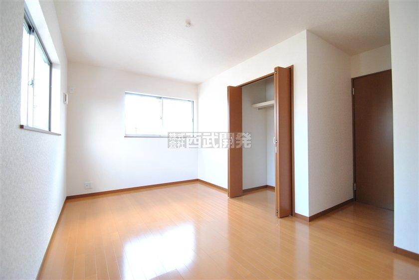 Same specifications photos (Other introspection). Same specifications