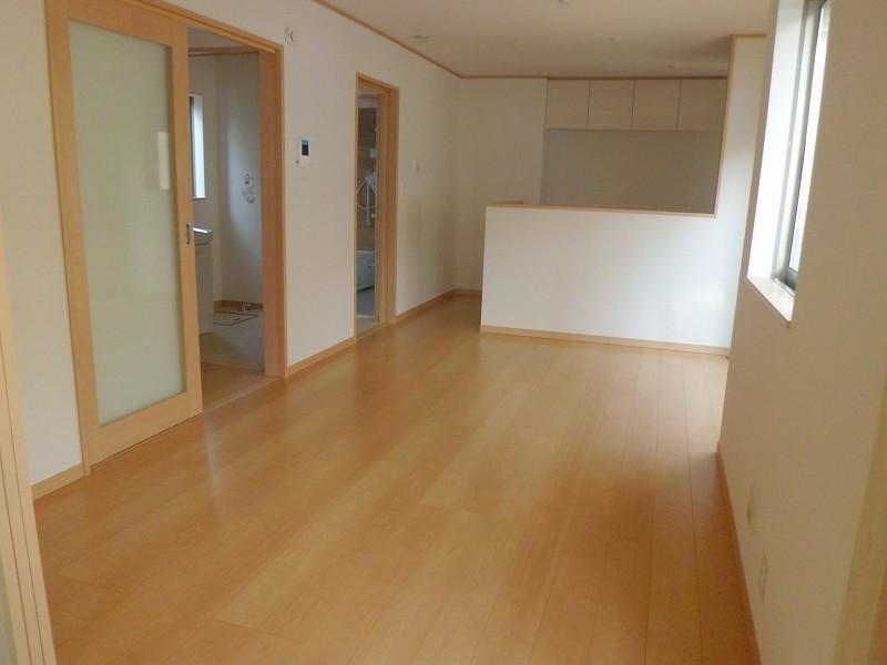 Living. Local (11 May 2013) Shooting