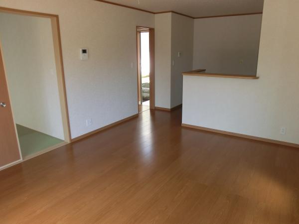 Same specifications photos (living)