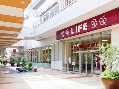 Other. 630m up to life Saitama New Urban Center store Located in the Cocoon New City