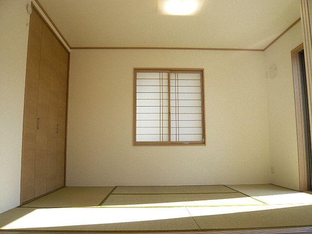 Non-living room. 6 Pledge Japanese-style room