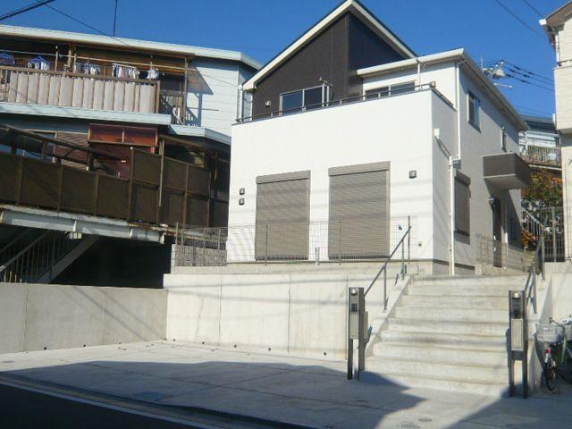 Local appearance photo. Land 44 square meters Building 101 sq m a little larger residential