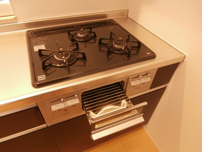 Kitchen.  ☆ 3-neck with stove grill ☆