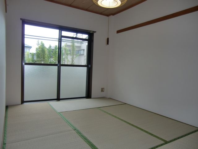 Living and room. It is settle tatami rooms